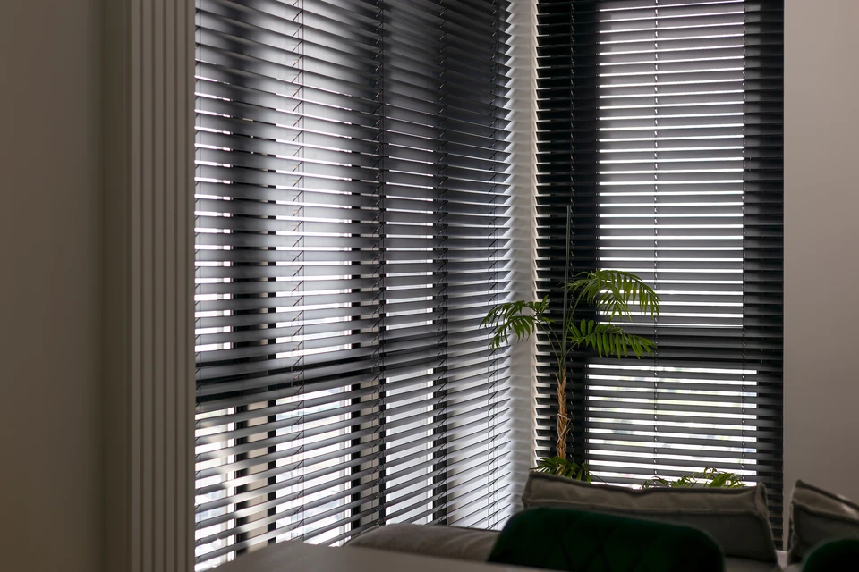 Atelier industriel avec machines-outils de précision